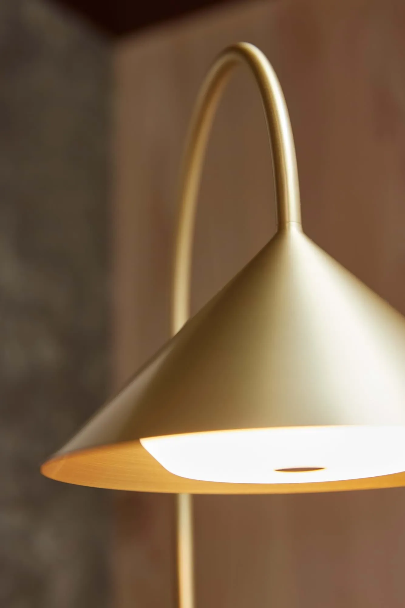 Grasp portabel bordlampe, Solid Brass, 72 cm Frandsen