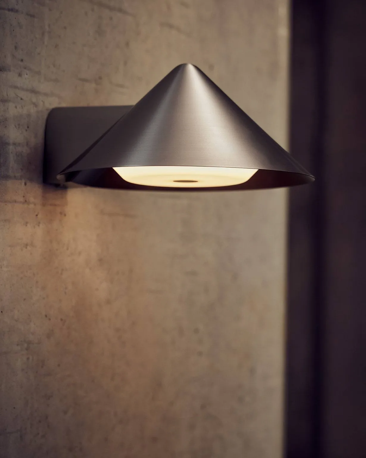 Grasp væglampe, Brushed Stainless Steel Frandsen