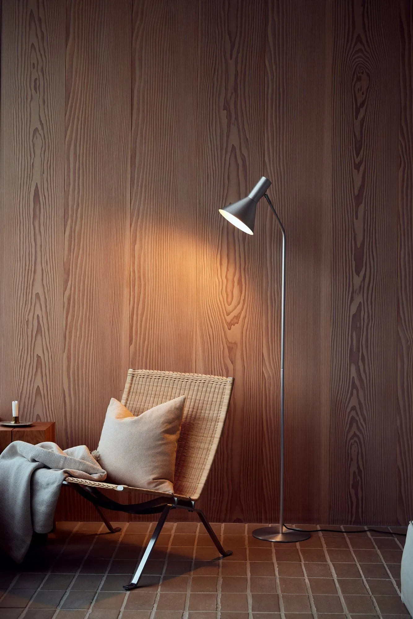 Lyss gulvlampe, Brushed aluminium,150 cm Frandsen