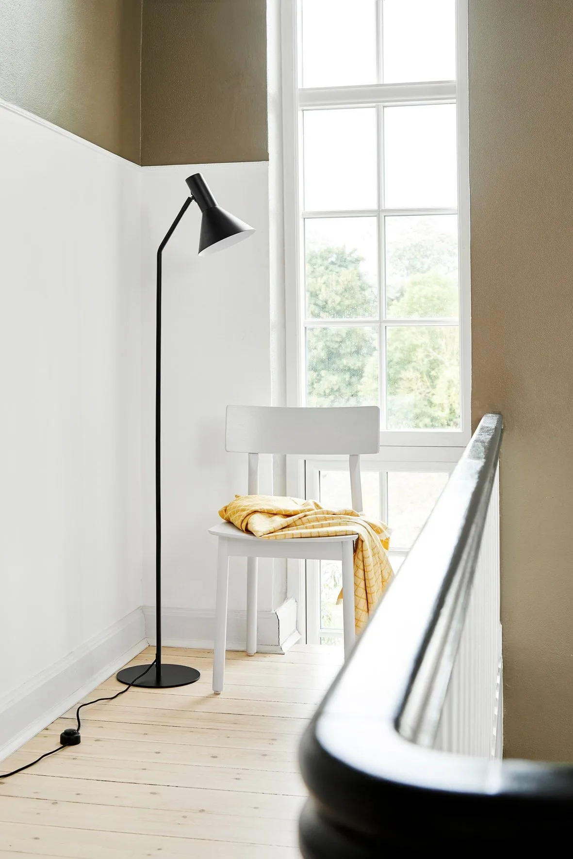 Lyss gulvlampe, Matt black,150 cm Frandsen