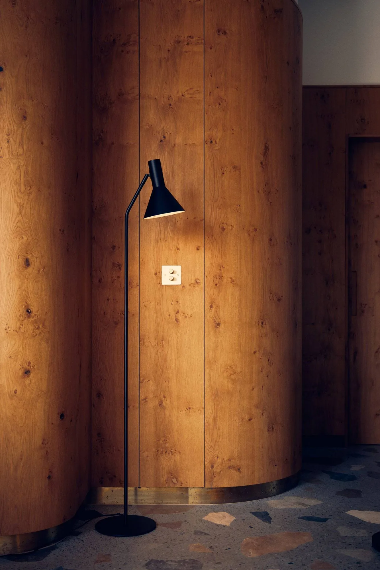 Lyss gulvlampe, Matt black,150 cm Frandsen