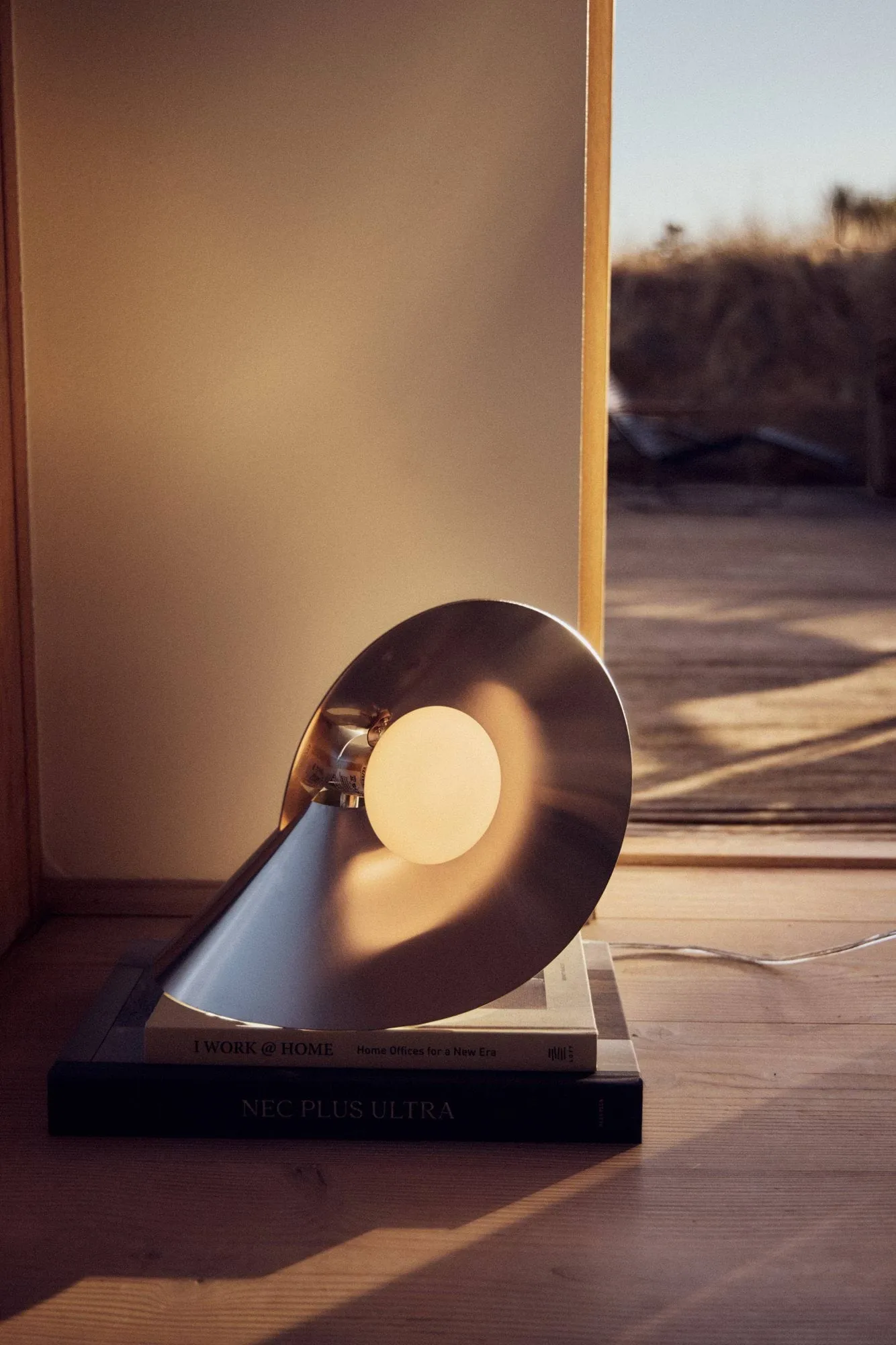 Peel bordlampe, Brushed stainless steel Frandsen