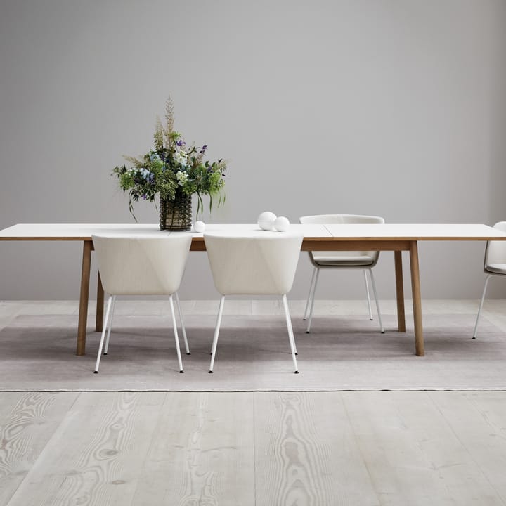 Ana spisebord 220-320x95 cm, Nanolaminat hvid-sæbebehandlet eg Fredericia Furniture