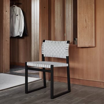 BM61 stol - Rattan-lakeret egetræsstativ - Fredericia Furniture