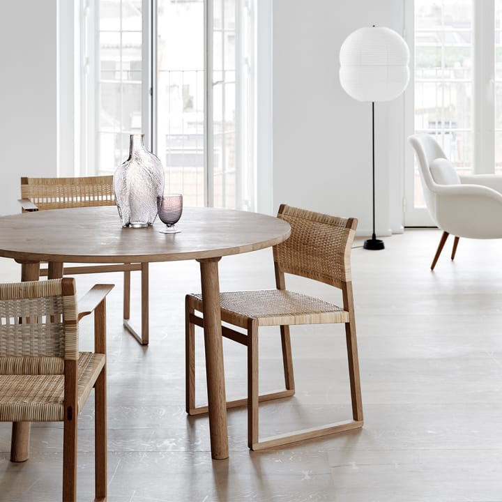 BM61 stol, Rattan-lakeret egetræsstativ Fredericia Furniture