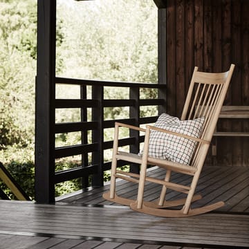 J16 gyngestol - Natur-sortlakeret eg - Fredericia Furniture