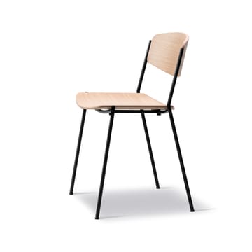 Lynderup 3080 stol - Lakeret egetræ-sort stålstel - Fredericia Furniture