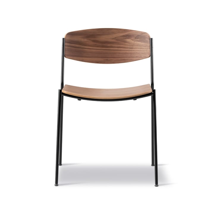 Lynderup 3080 stol - Lakeret valnød-sort stålstel - Fredericia Furniture