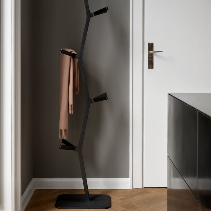 Nara klædeophæng, Sortbejdset ask-sortlakeret stål Fredericia Furniture