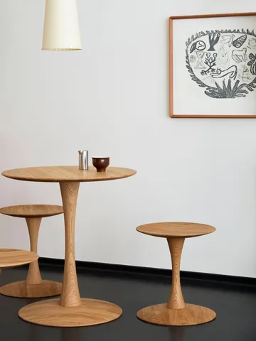 ND107 Trisse spisebord - Olieret eg, Ø75x73 cm - Fredericia Furniture