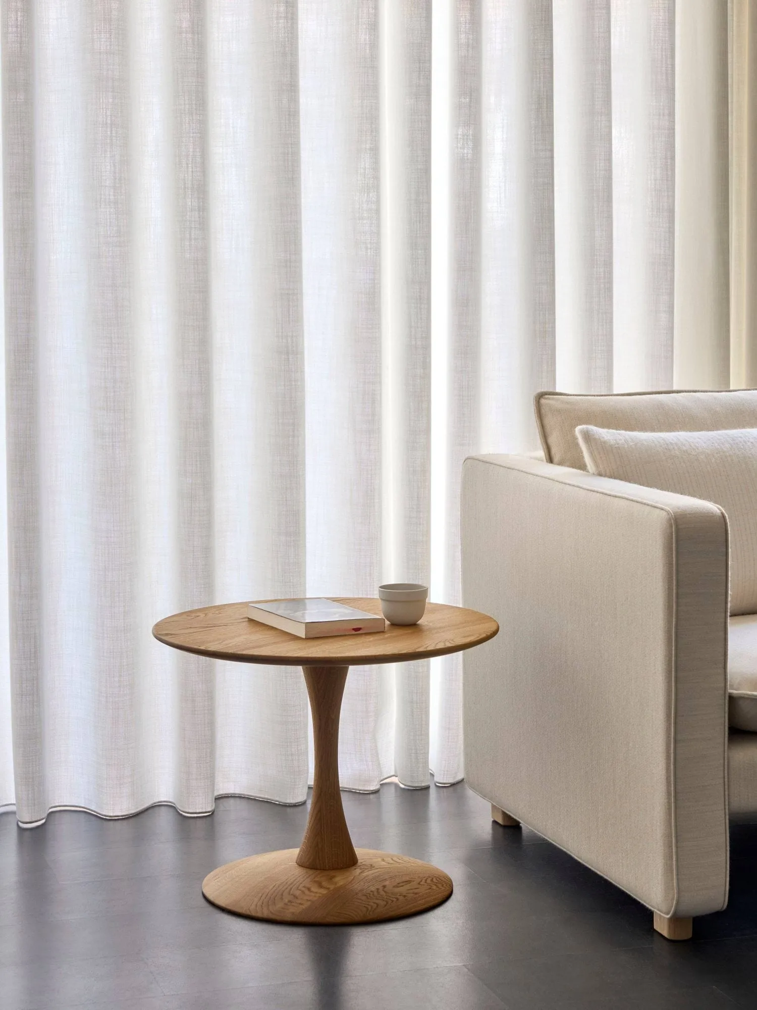 ND110 Trisse sofabord, Olieret eg, Ø55x42 cm Fredericia Furniture