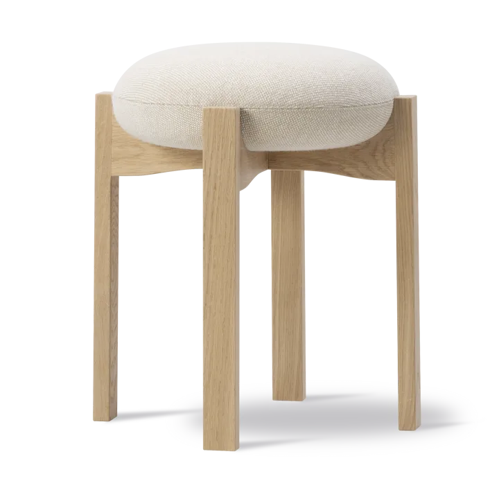 Pioneer rund skammel lav - Hallingdal 200-lakeret eg - Fredericia Furniture
