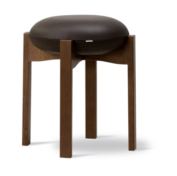 Pioneer rund skammel lav - Primo 86-1-røgetbærs lakeret eg - Fredericia Furniture