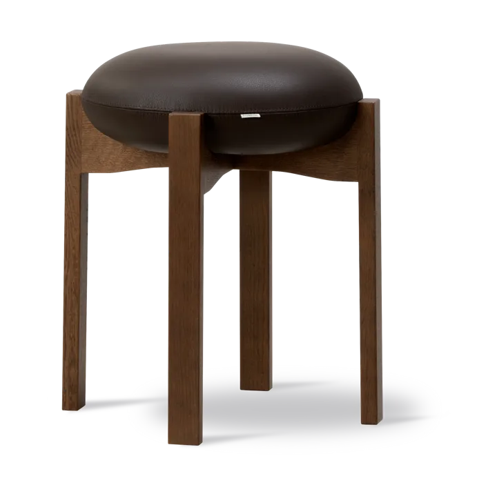 Pioneer rund skammel lav - Primo 86-1-røgetbærs lakeret eg - Fredericia Furniture