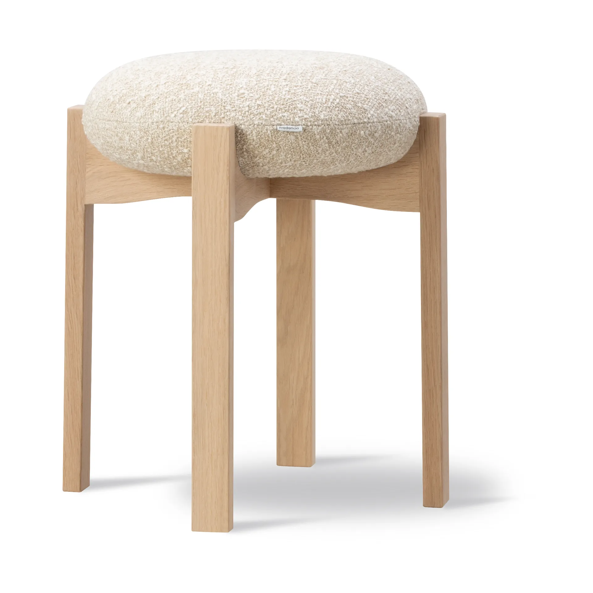 Pioneer rund skammel lav, Zero 0001-lakeret eg Fredericia Furniture