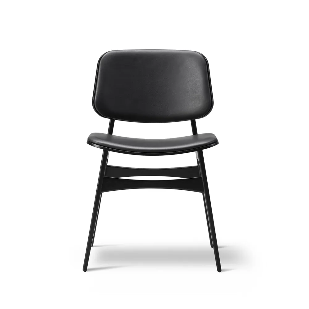 Søborg 3052 træbase stol fuldpolstret, læder omni 301 sort, sortlakerede egetræsben Fredericia Furniture