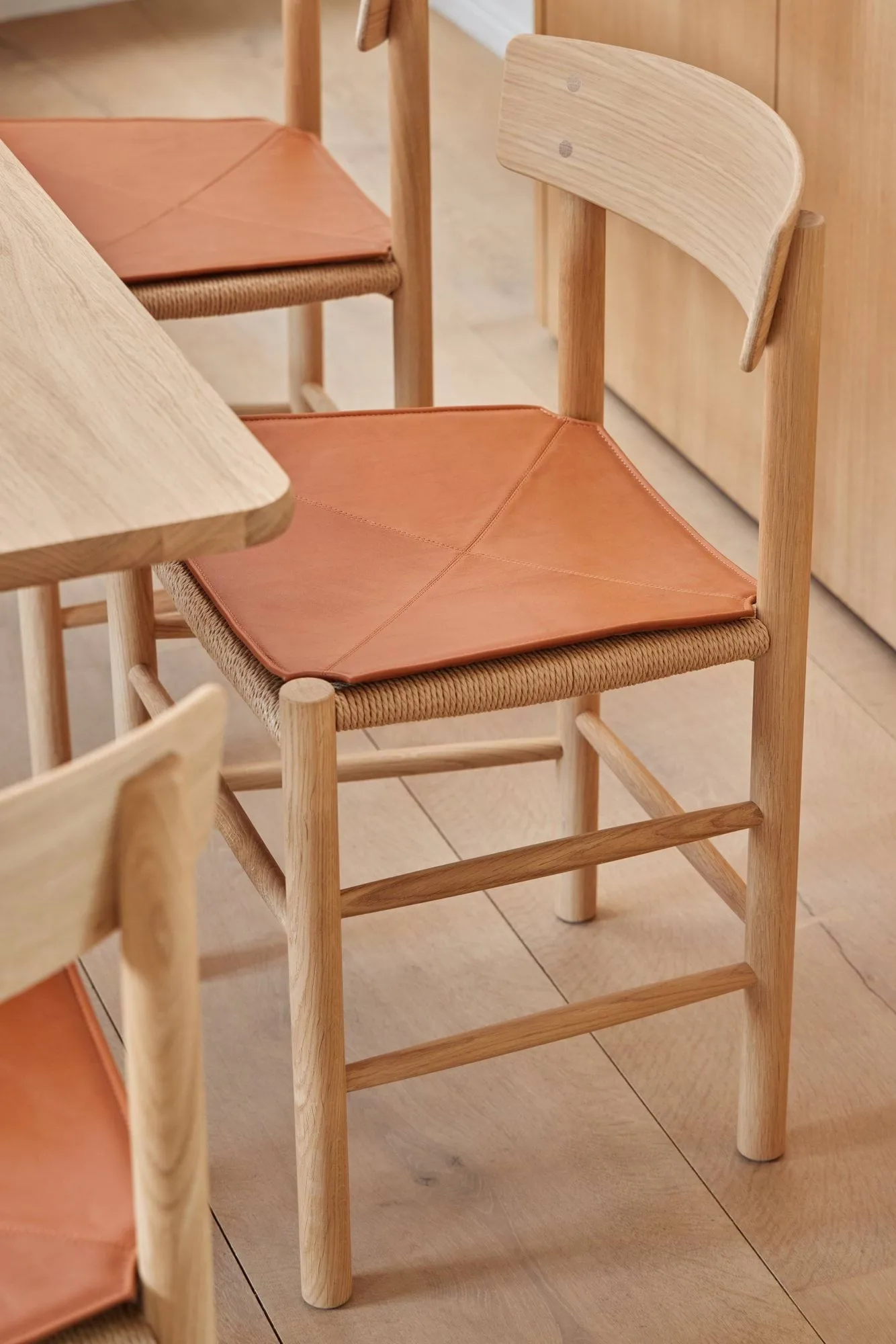 Siddyne i læder til J39 stol, Læder Cera 905 Russet Brown Fredericia Furniture