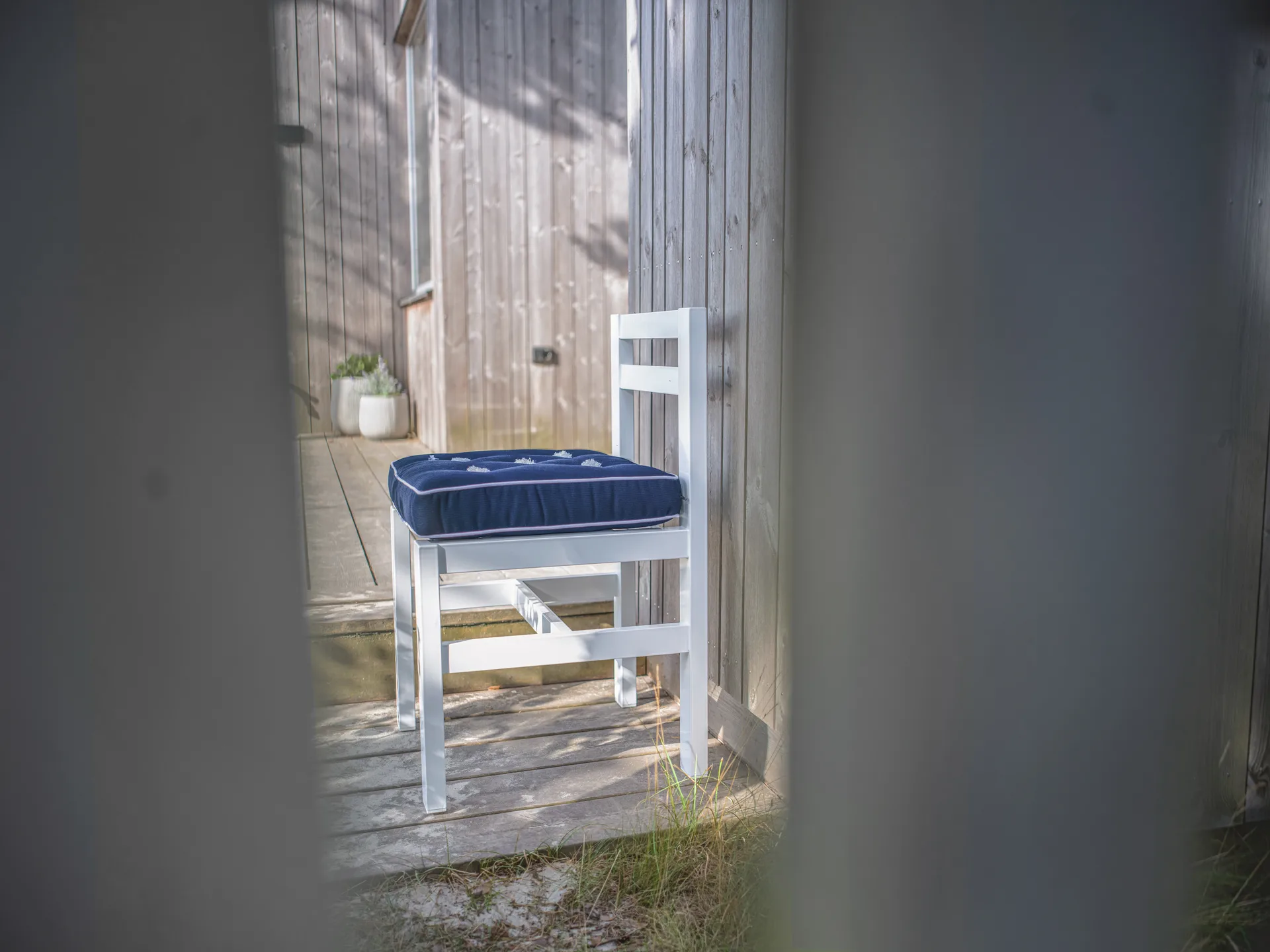 06 stol, White Fri Form