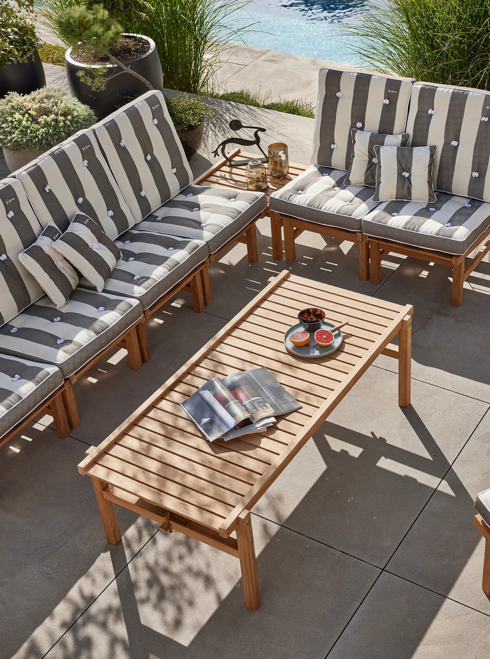 10 lænestol, Teak Fri Form