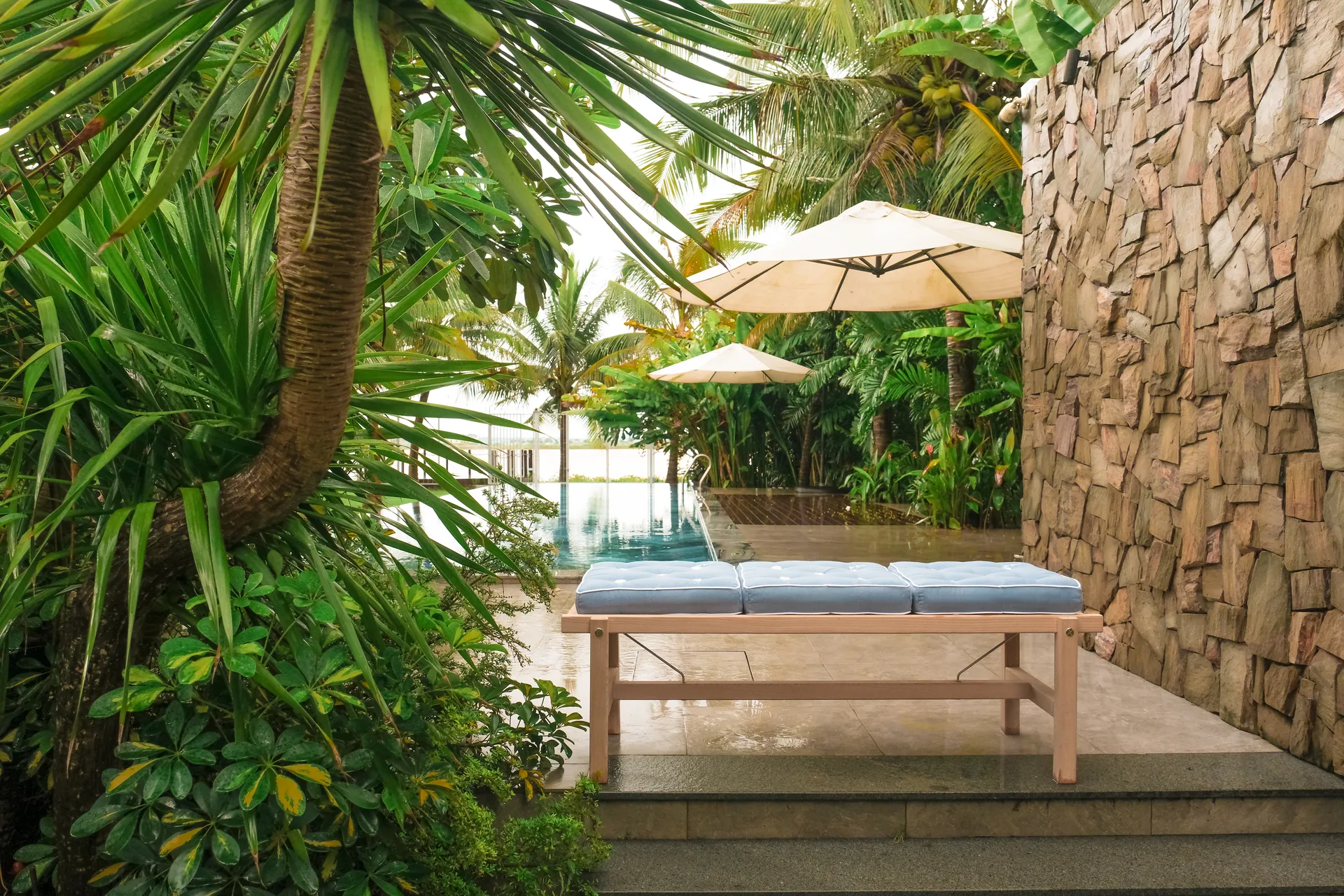 45 bænk, Redwood, 135 cm Fri Form