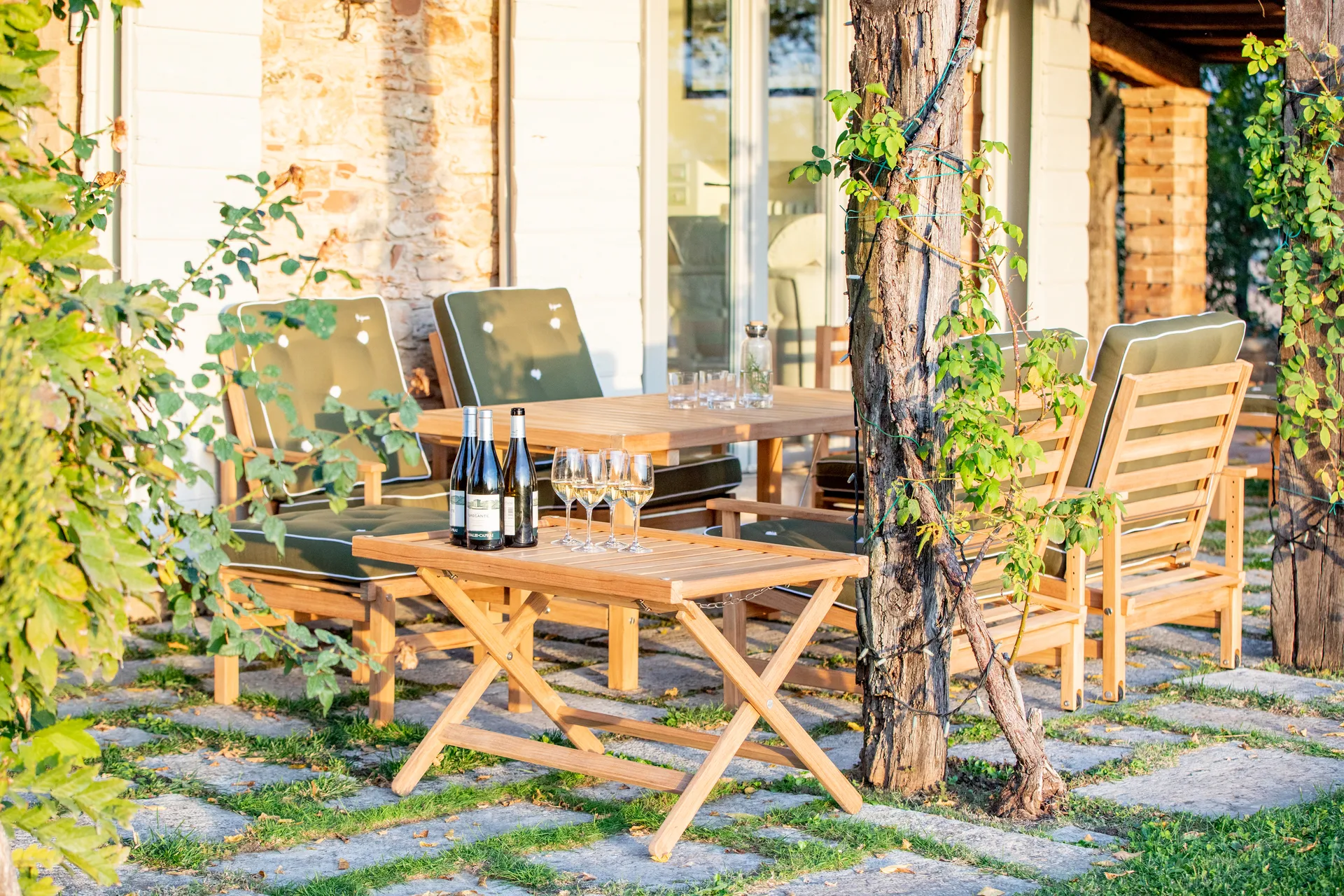 60 bakkebord, Teak, 59x94 cm Fri Form