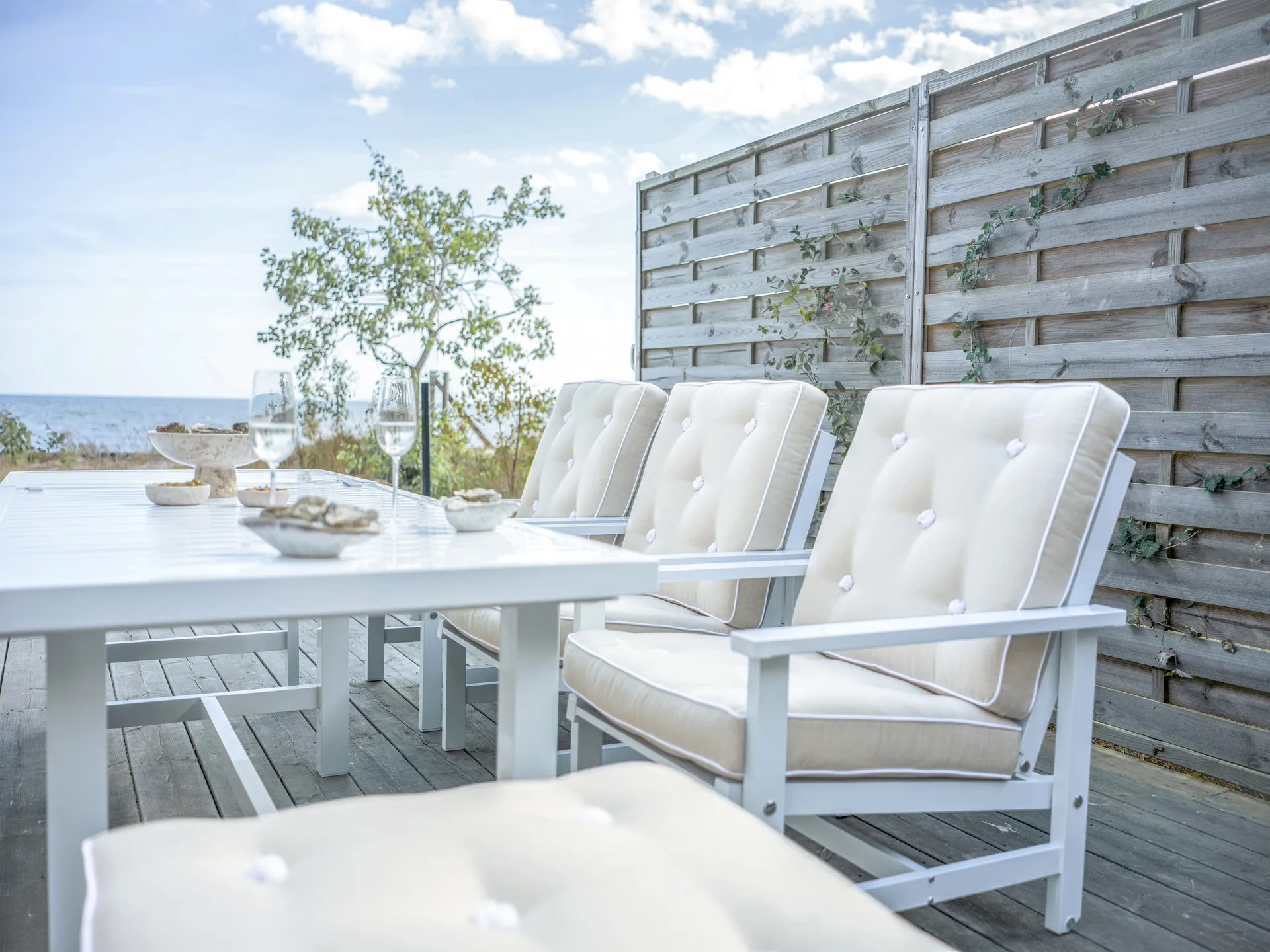 62 bord, White, 142x80x72 cm Fri Form