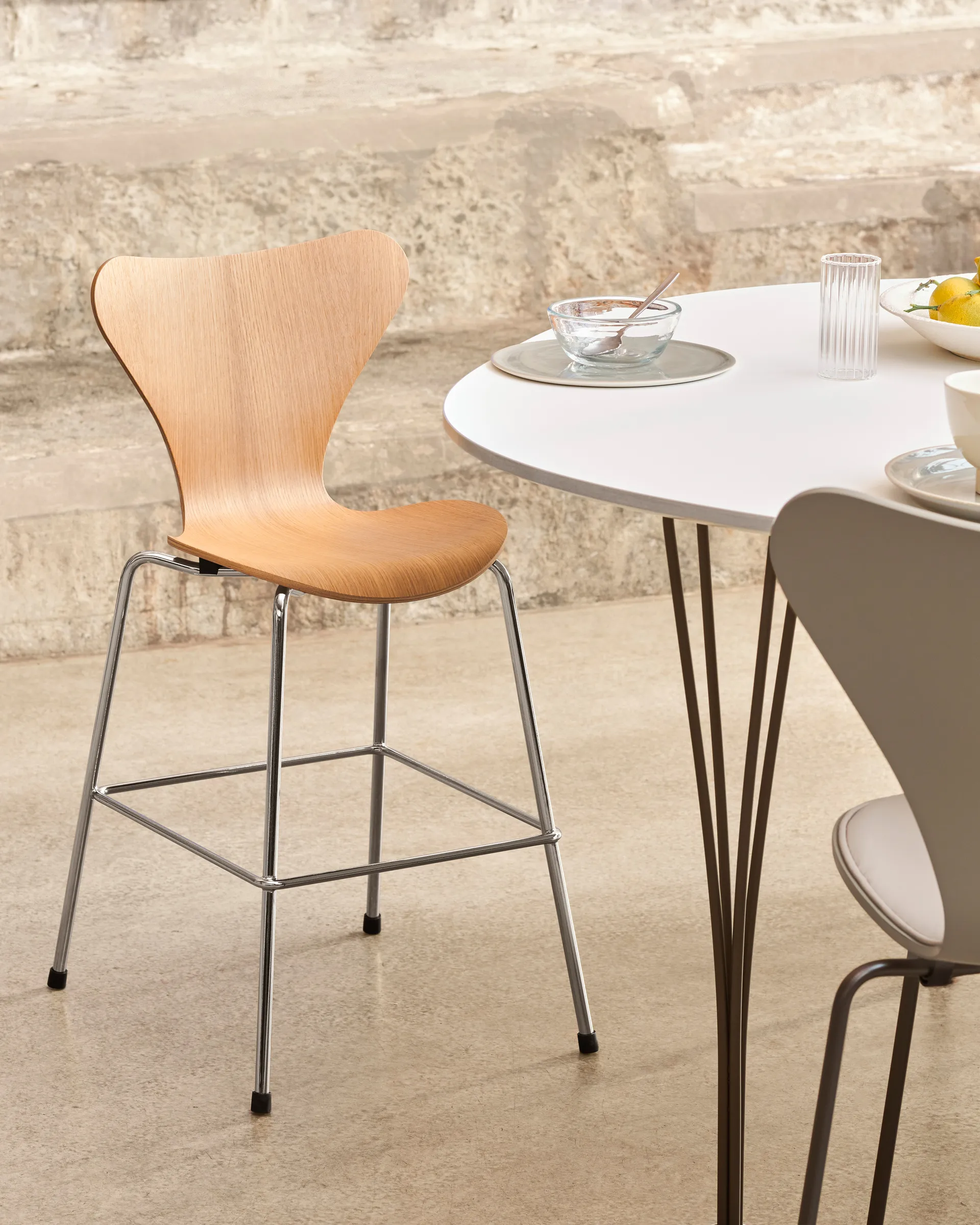 3177 Series 7 Junior stol krom, Lacquered oak veneer Fritz Hansen