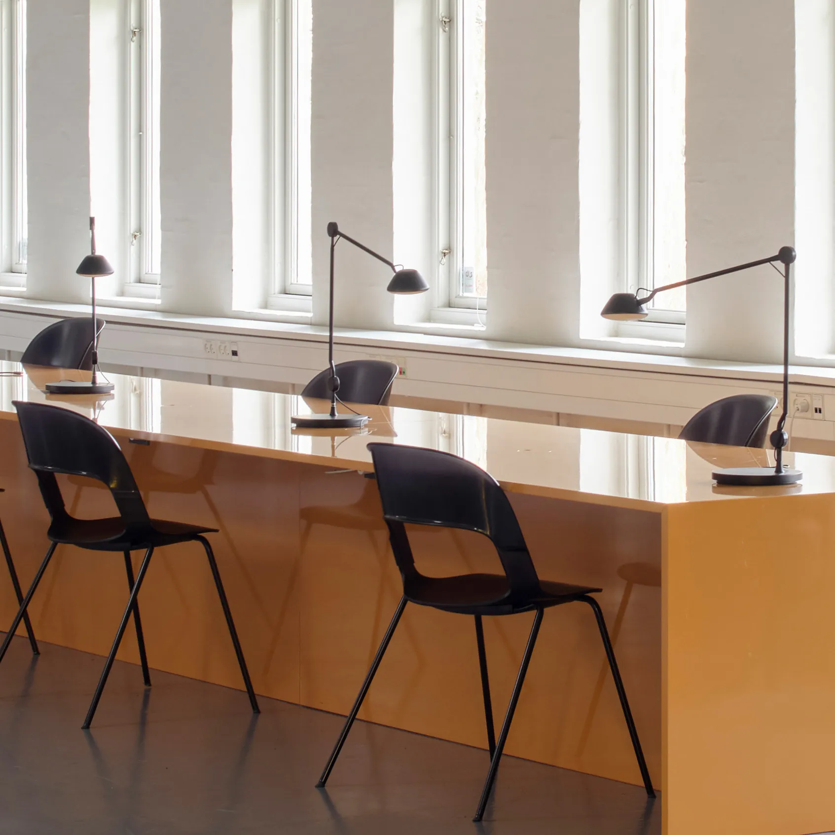 AQ01 bordlampe, Sort Fritz Hansen