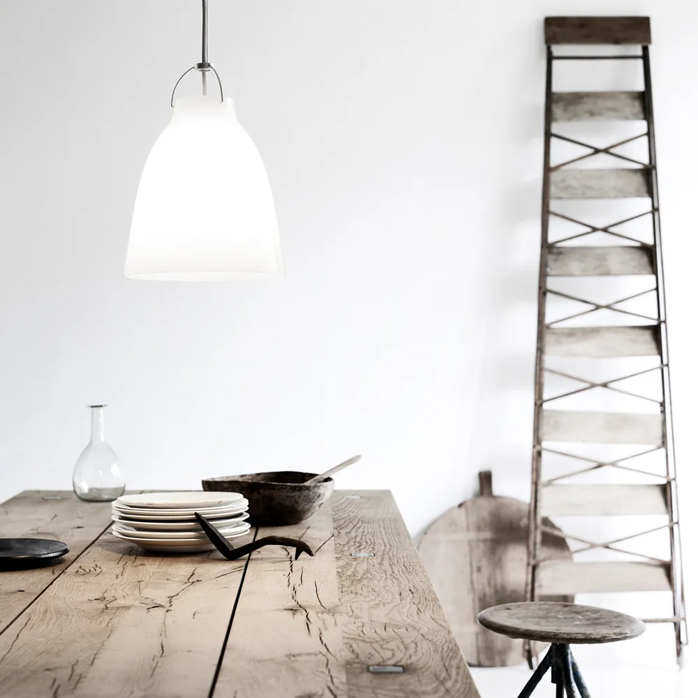 Caravaggio 1 pendel, Sort, rød stofledning Fritz Hansen