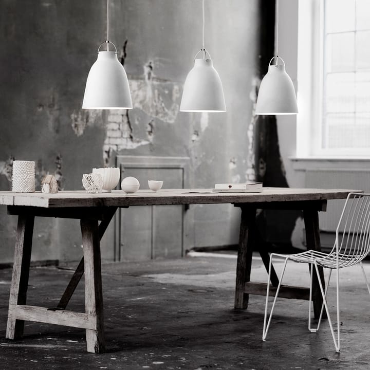 Caravaggio 2 pendel, Hvid blank/Grå stofledning Fritz Hansen