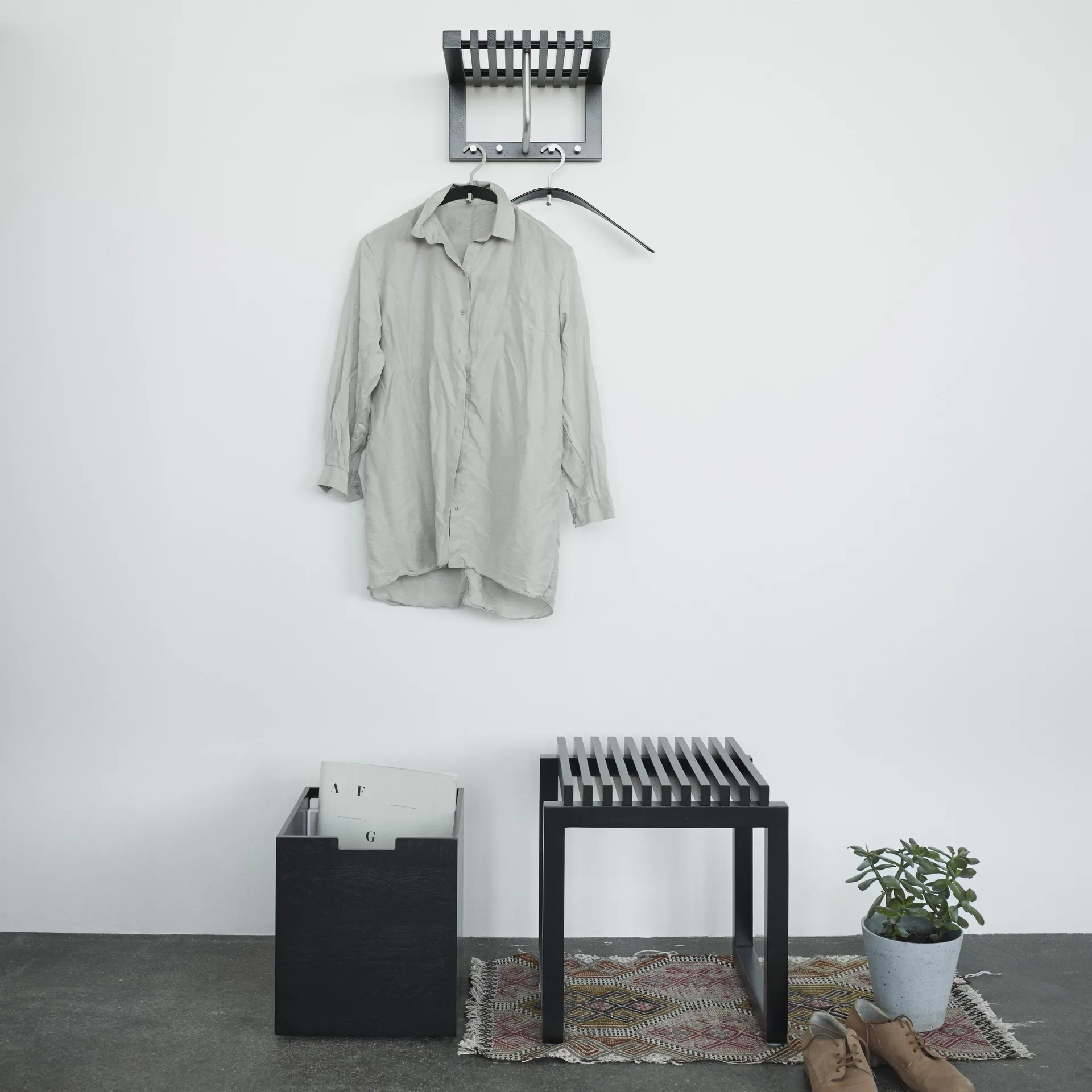 Cutter skammel, sortlakeret eg Fritz Hansen