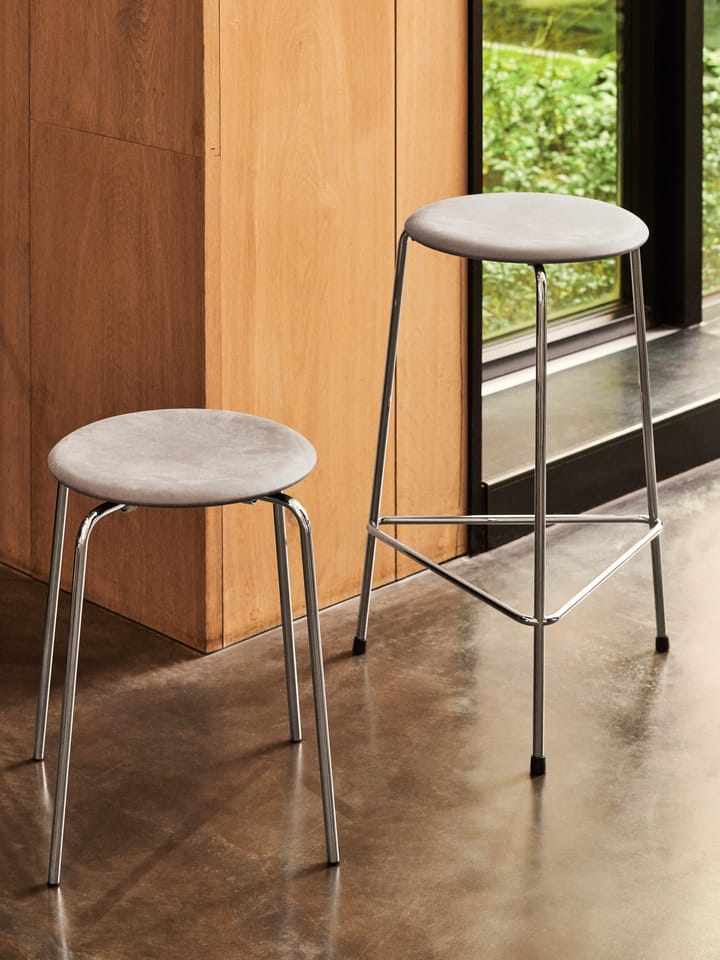 High Dot skammel læder, Lava grey/Chrome Fritz Hansen