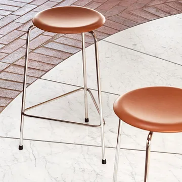 High Dot skammel læder - Wild leather walnut - Fritz Hansen