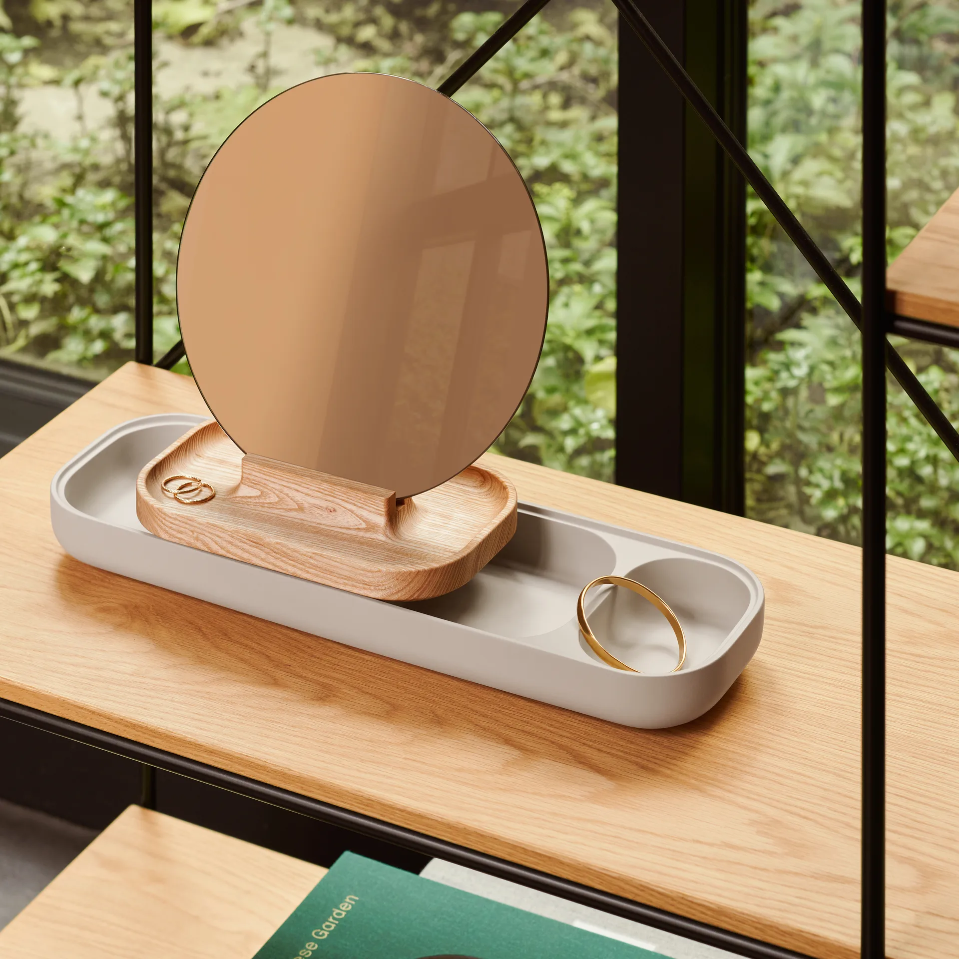 Slide opbevaring med spejl , Ask/Beton  Fritz Hansen