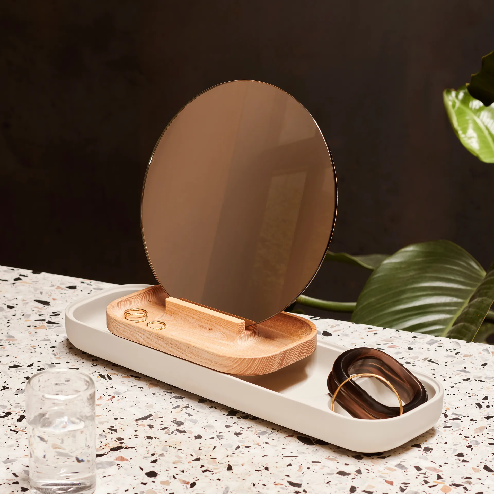 Slide opbevaring med spejl , Ask/Beton  Fritz Hansen