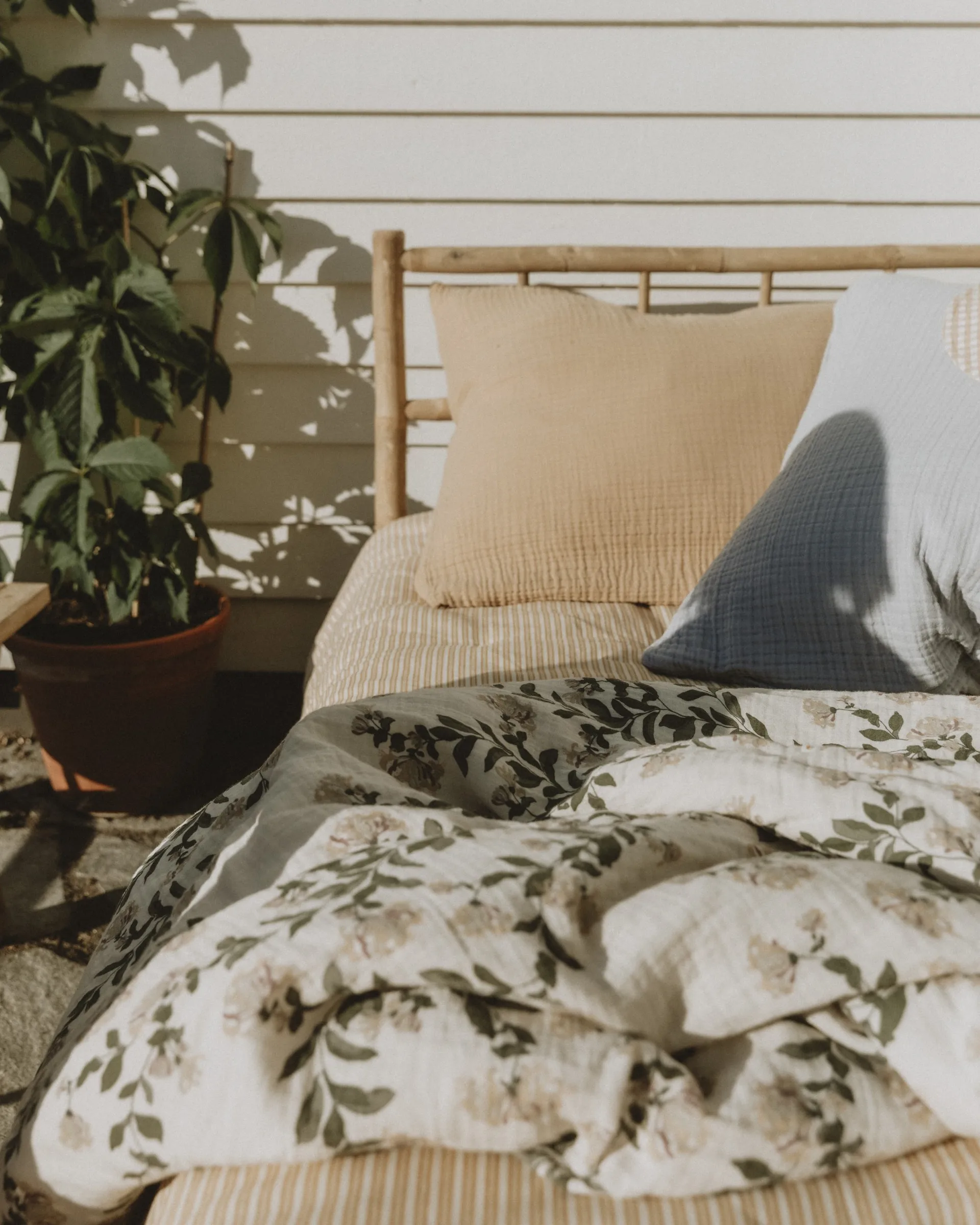 Honeysuckle Muslin vatteret tæppe, 100x140 cm Garbo&Friends