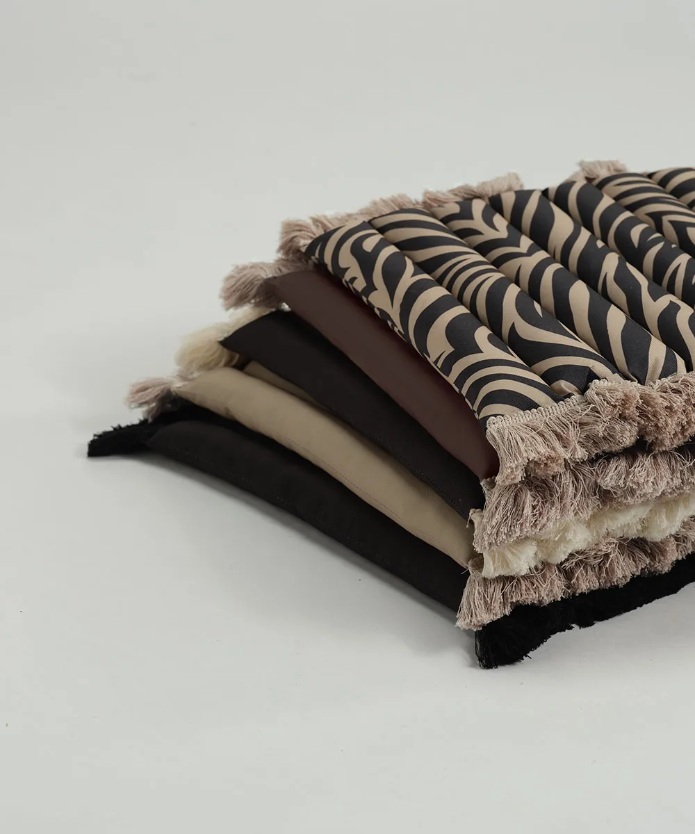 Garden Glory siddehynde med frynser, Sort, offwhite frynse, 38x40 cm Garden Glory