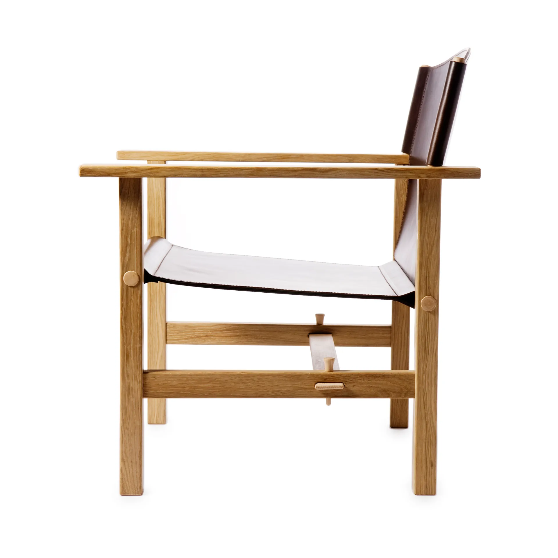 Ferdinand lænestol, Ubehandlet eg-Tärnsjö læder mørkebrun Gärsnäs