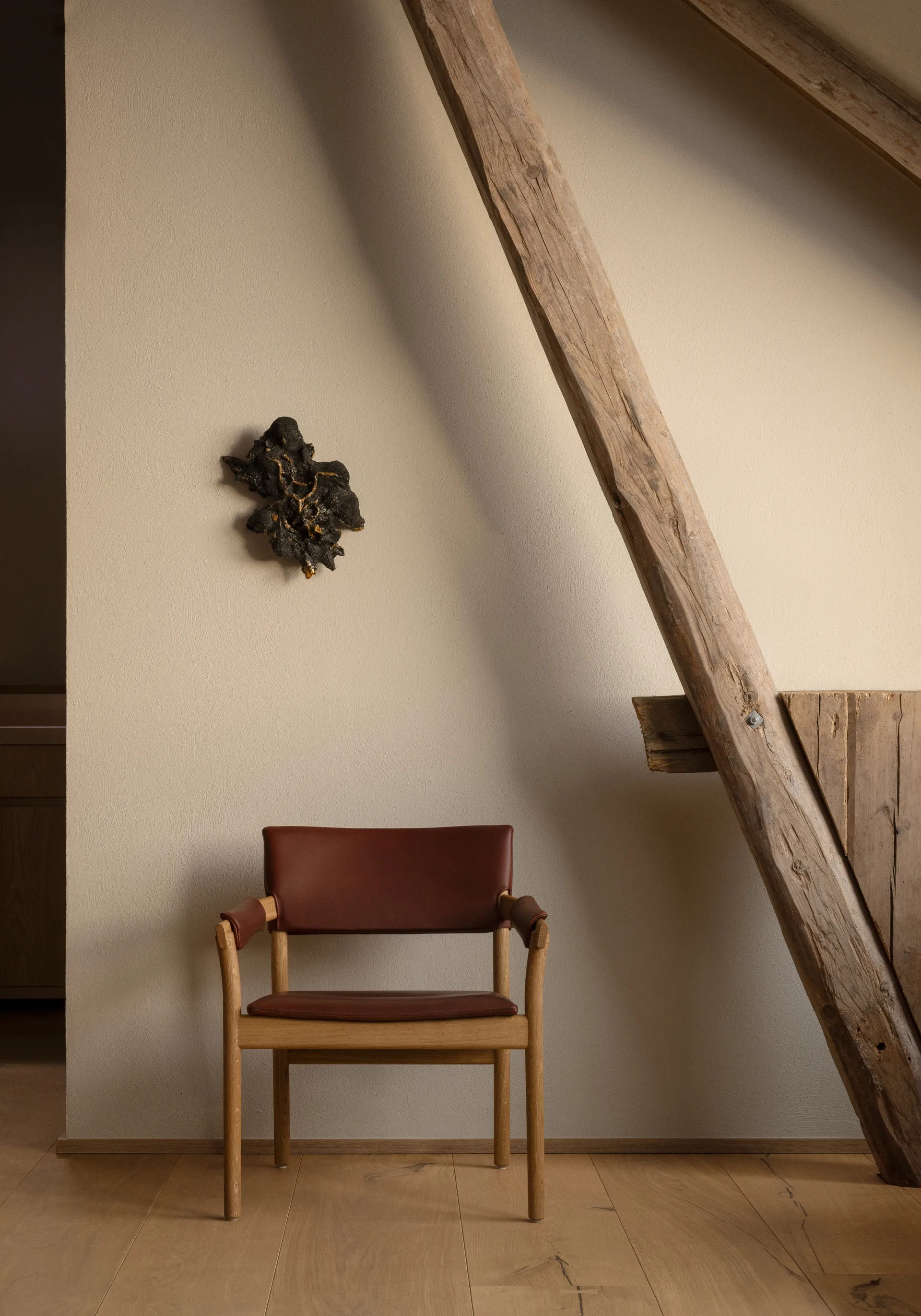 Vyn armstol polstret ryg, Monocoat natural-Elmosoft 43283 Gärsnäs