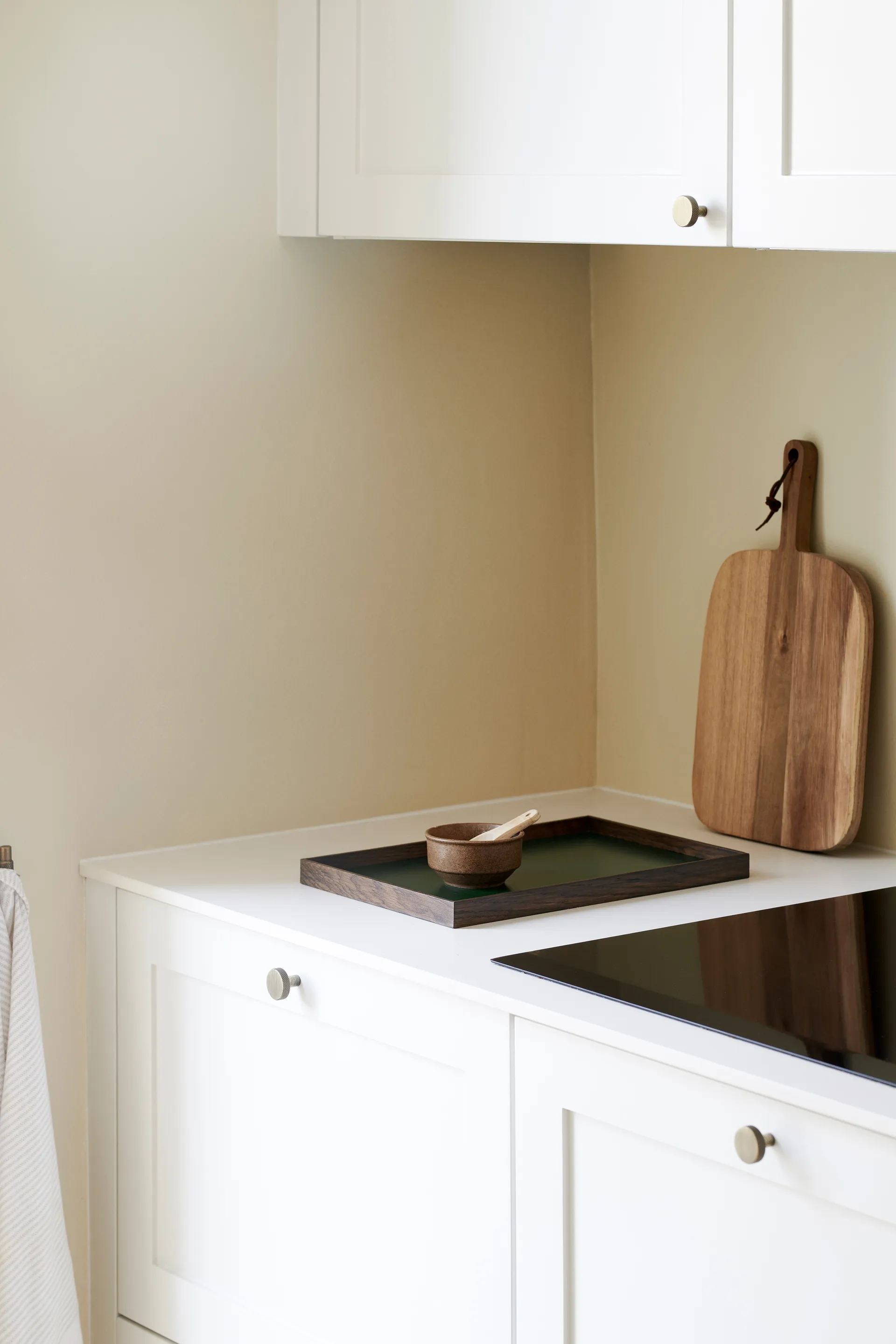 Frame bakke medium 23x34 cm, Røget eg/Grøn Gejst