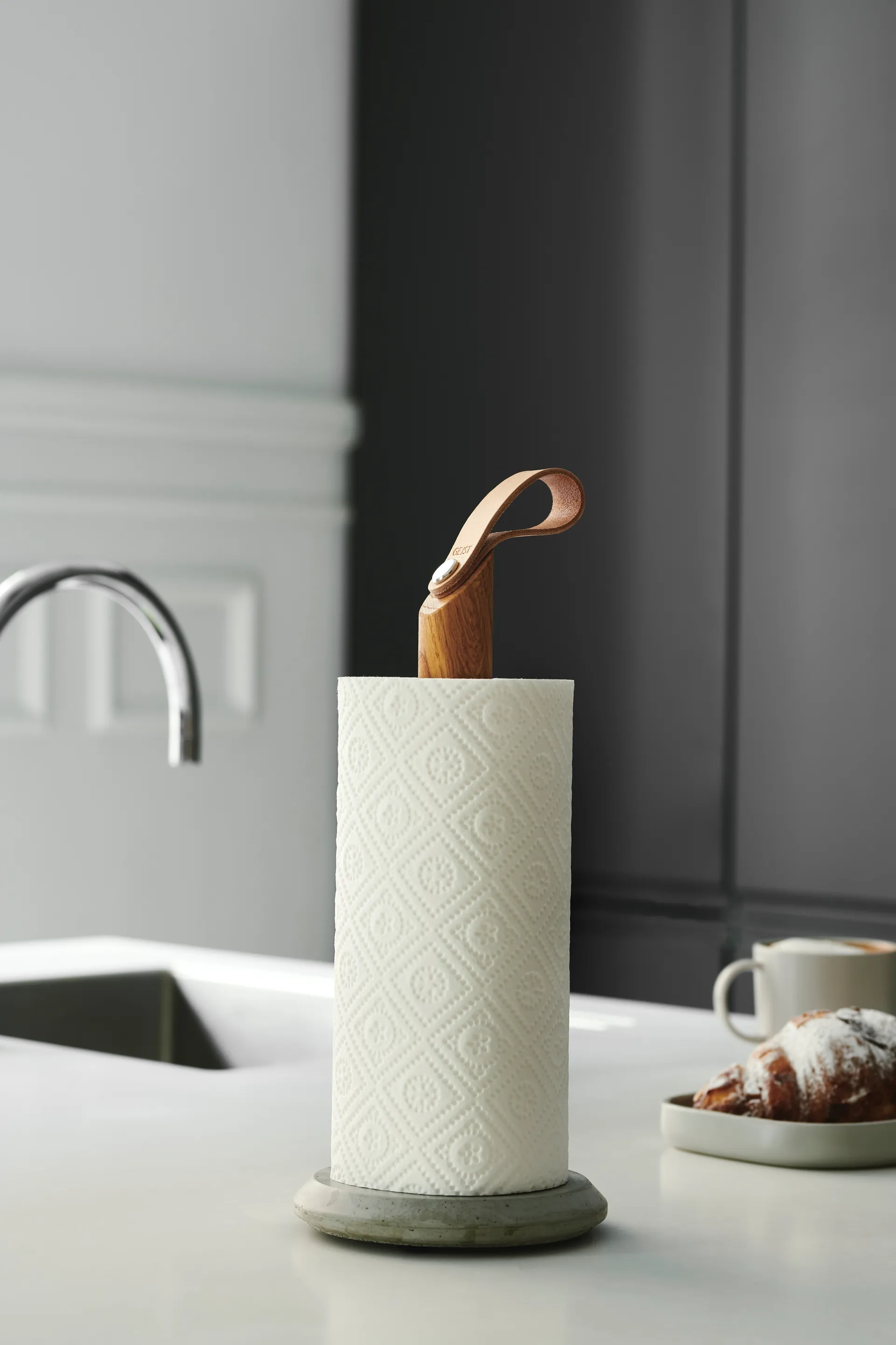 Grab køkkenrulleholder, Eg Gejst