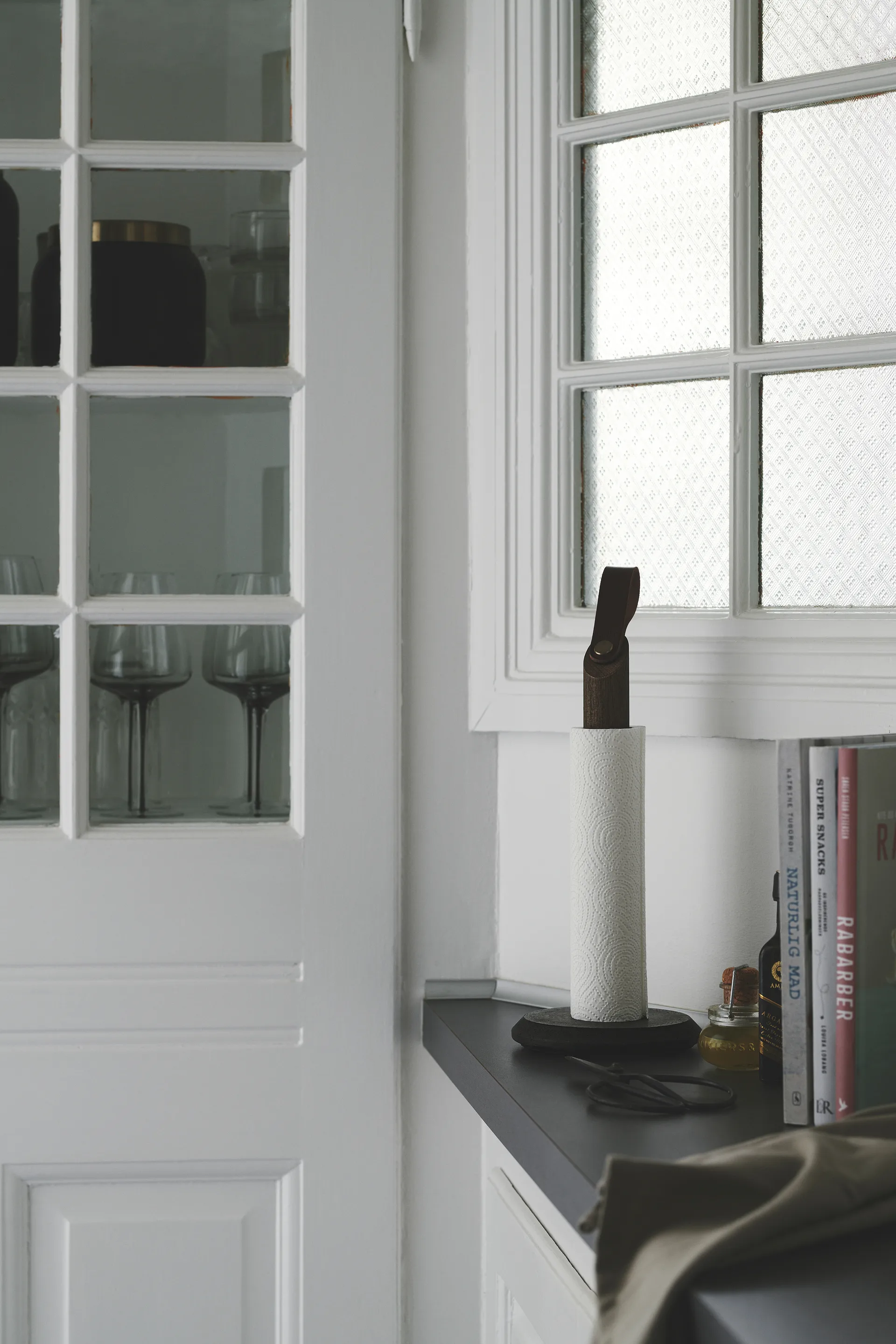 Grab køkkenrulleholder, Røget eg Gejst