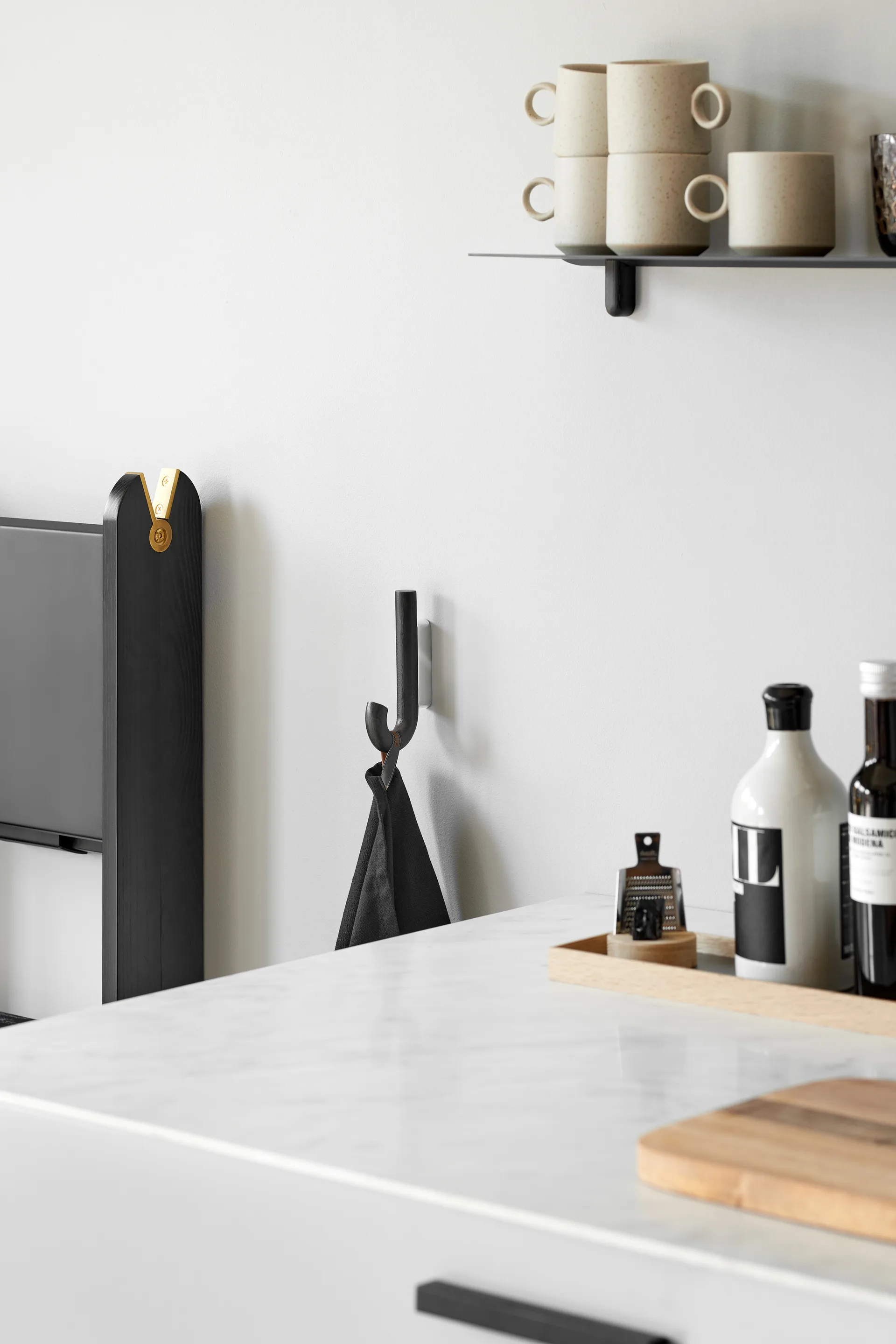 Hook krog mini 13,3 cm, Sort eg/Krom Gejst