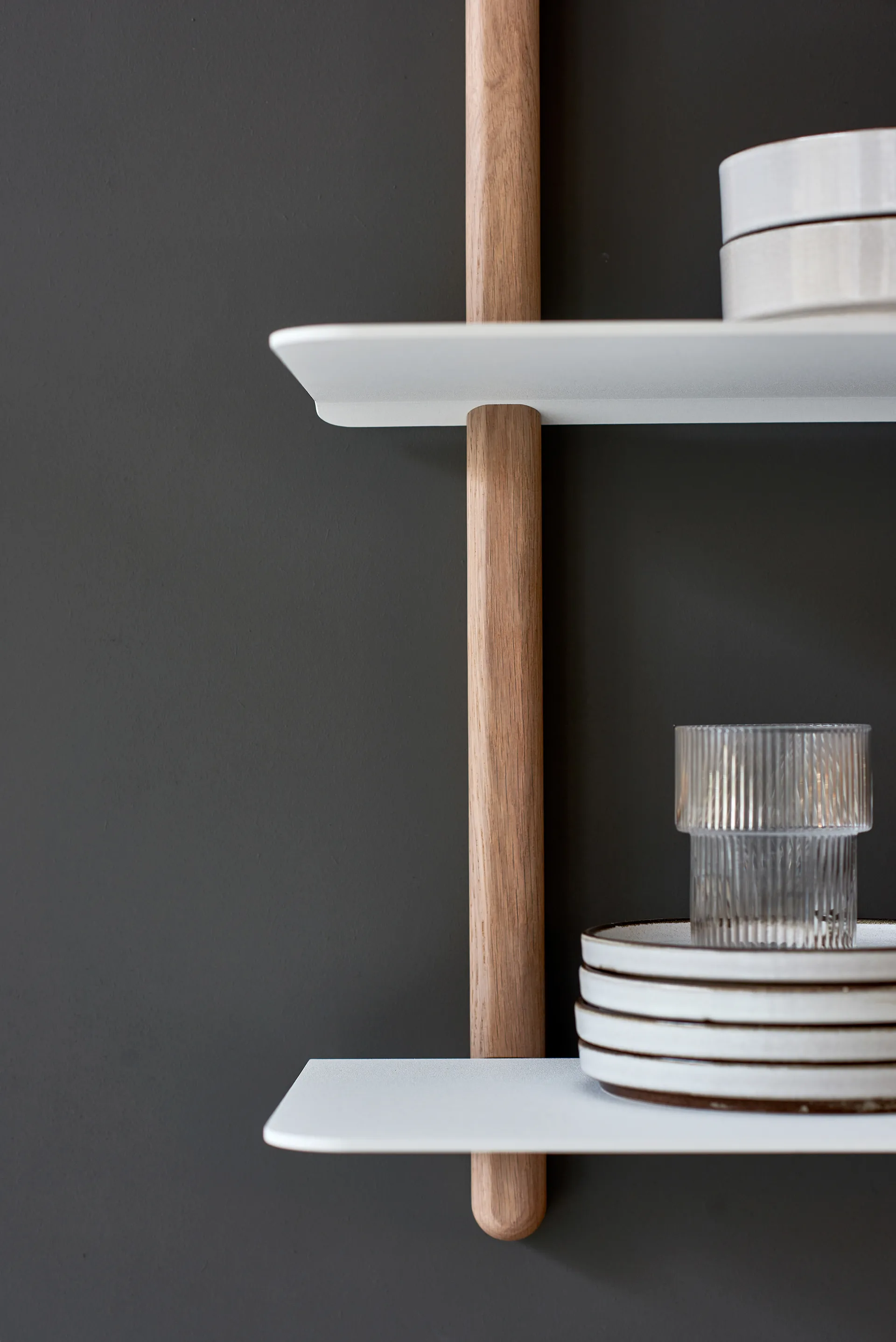 Nivo hylde A large, Lys eg/Hvid Gejst