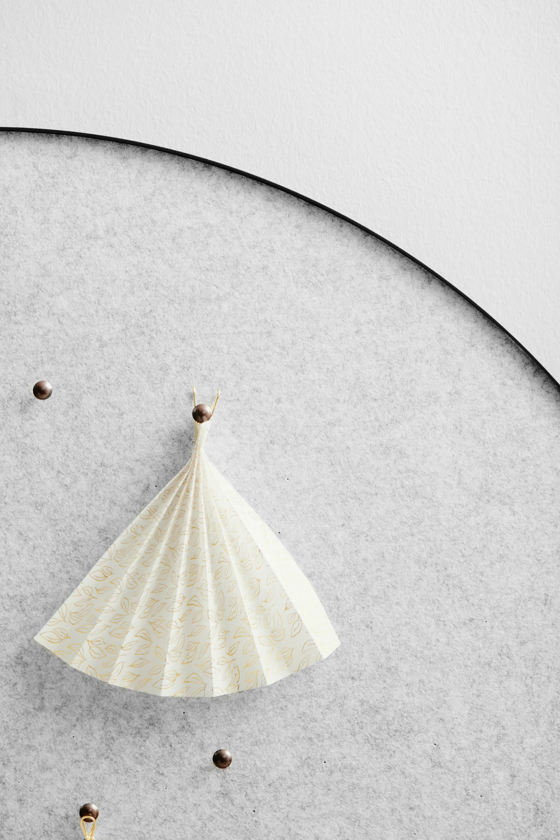 Retell pinboard opslagstavle Ø80 cm, Lysegrå Gejst