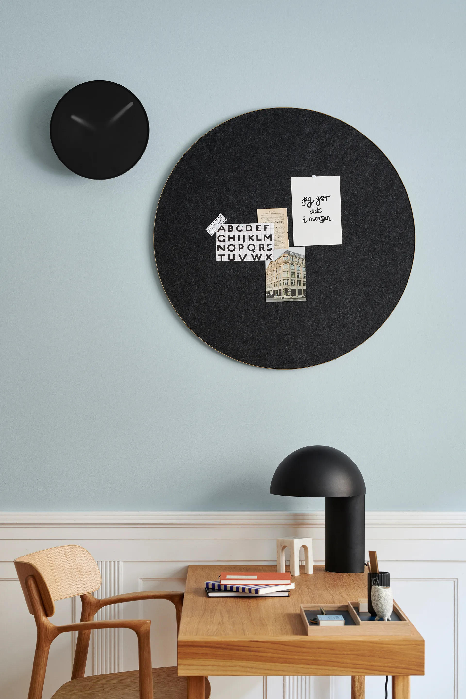 Retell pinboard opslagstavle Ø80 cm, Sort/Messing Gejst