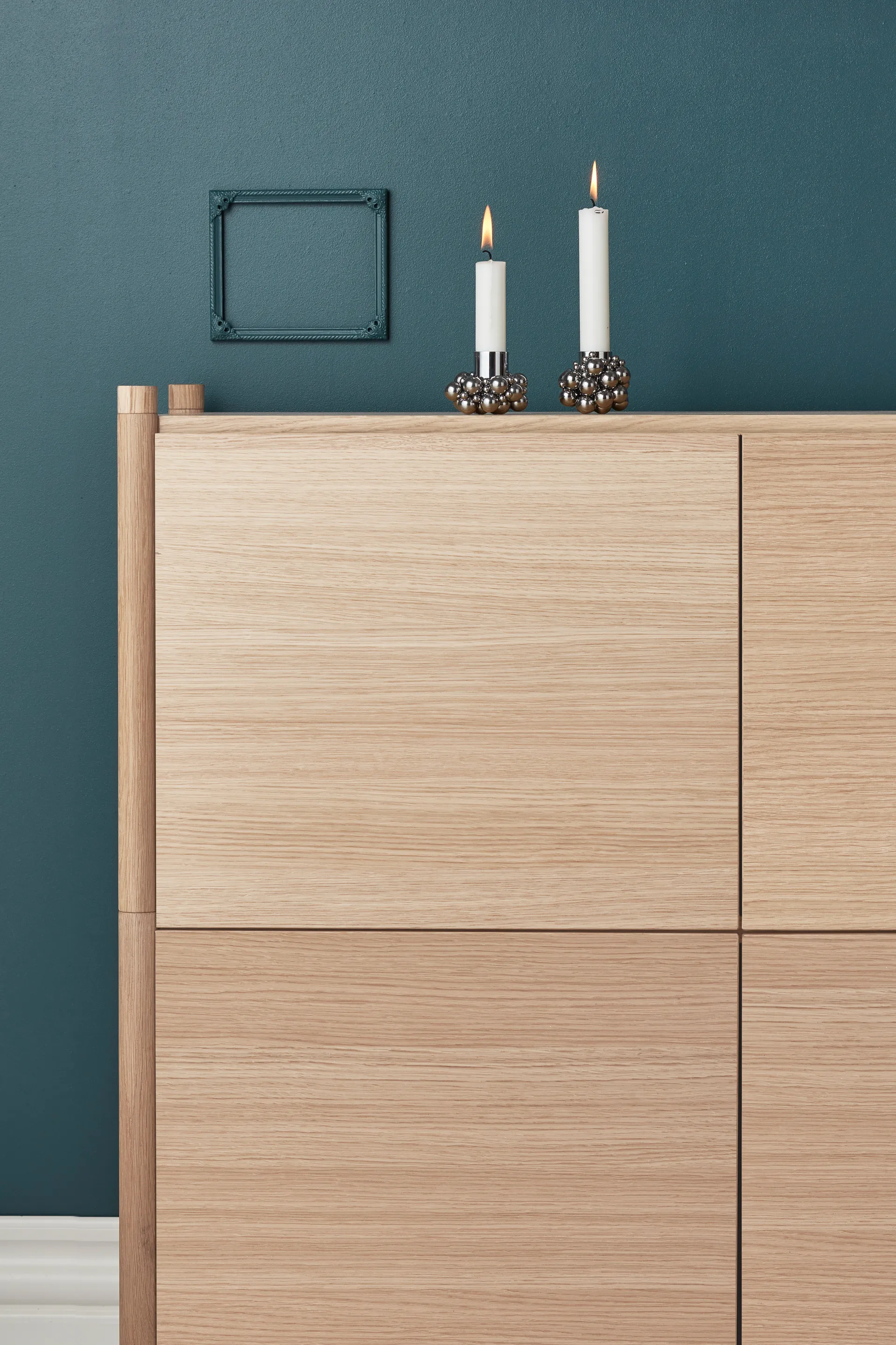 Sceene bookcase E, Lys eg Gejst