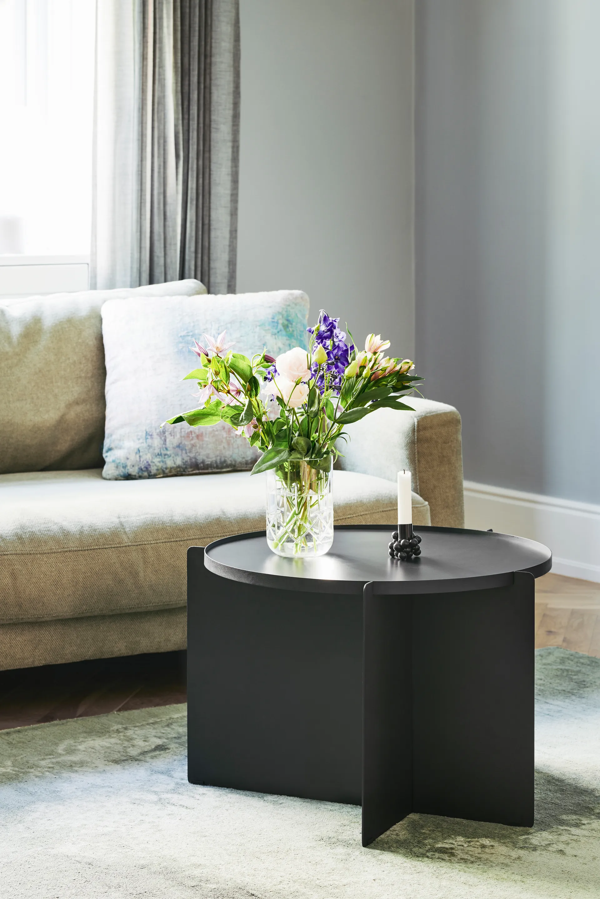 Svip bakkebord, Sort Gejst