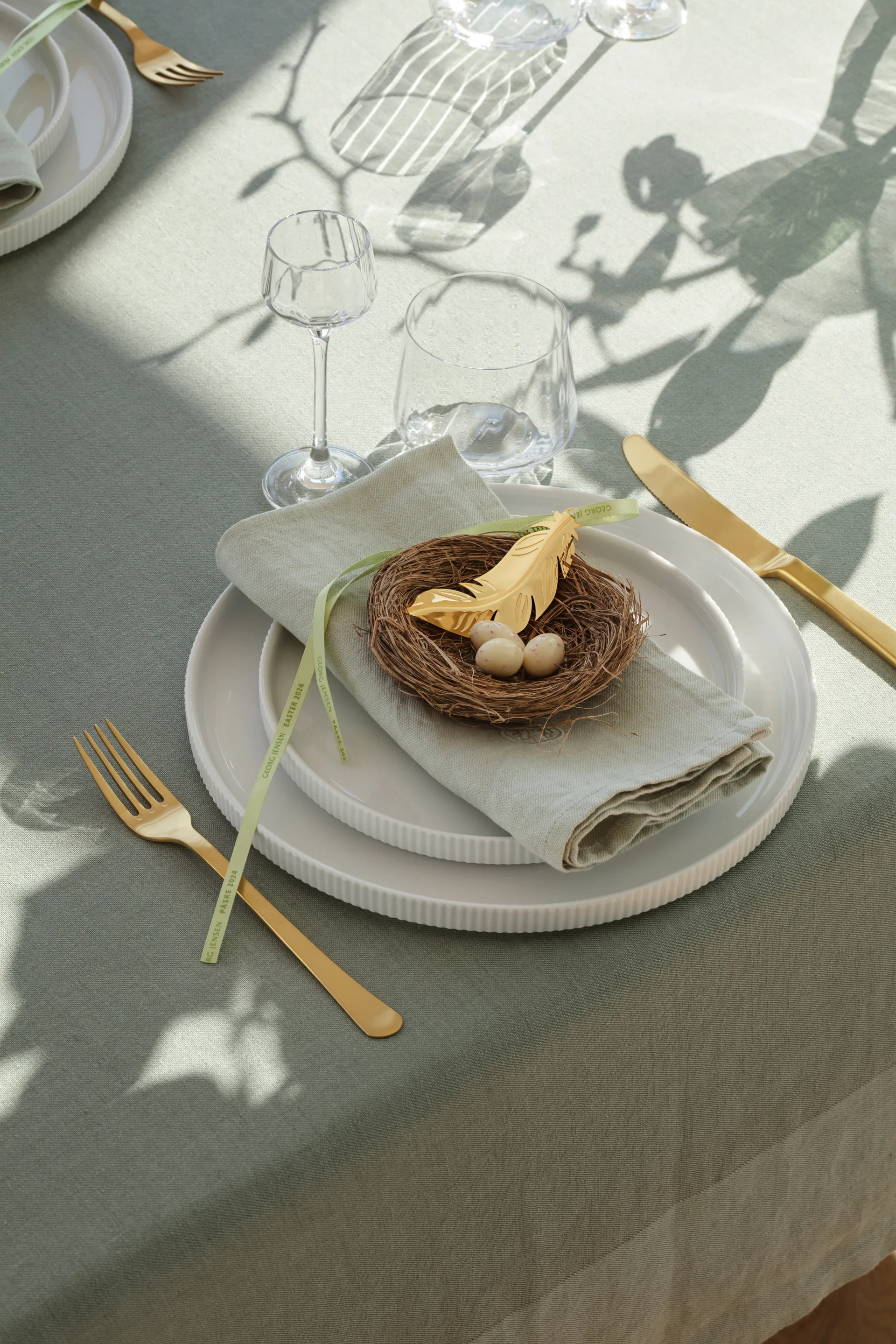 Georg Jensen påskefjer ornament 2024, 18 K Guldbelagt Georg Jensen