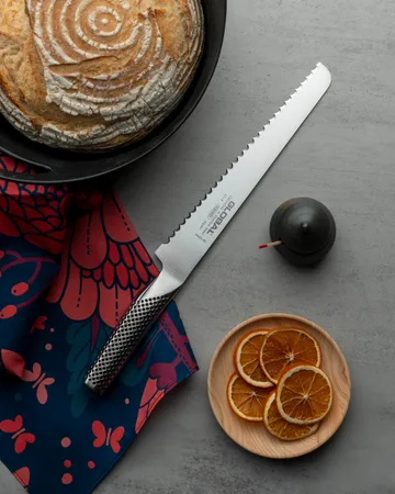 Global G-9R brødkniv 22 cm savtakket æg - Rustfrit stål - Global